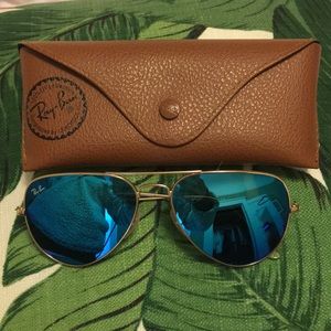 blue ray ban aviators